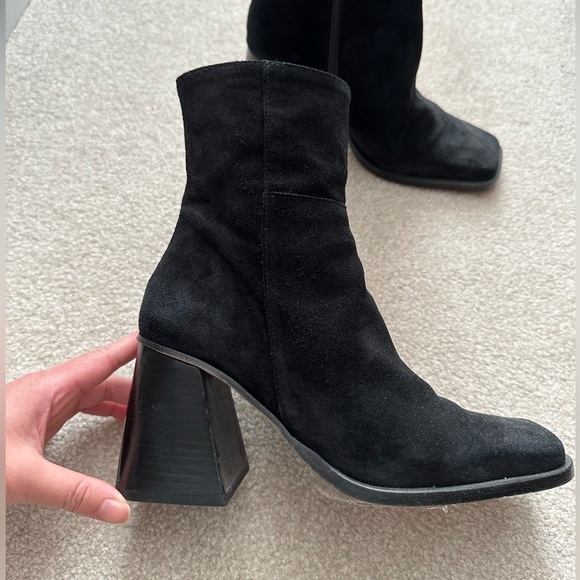ALOHAS South Suede black ankle booties with block heel size 5 - Picture 5 of 13